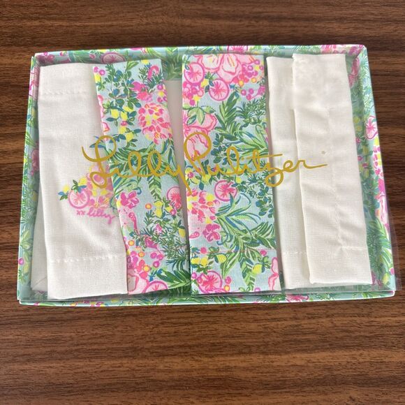 Lilly Pulitzer Printed 4 Piece Cocktail Napkin Set Pineapple Flamingo Floral - Picture 2 of 10